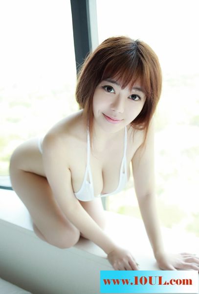 丰姿身材前挺后翘美女10P